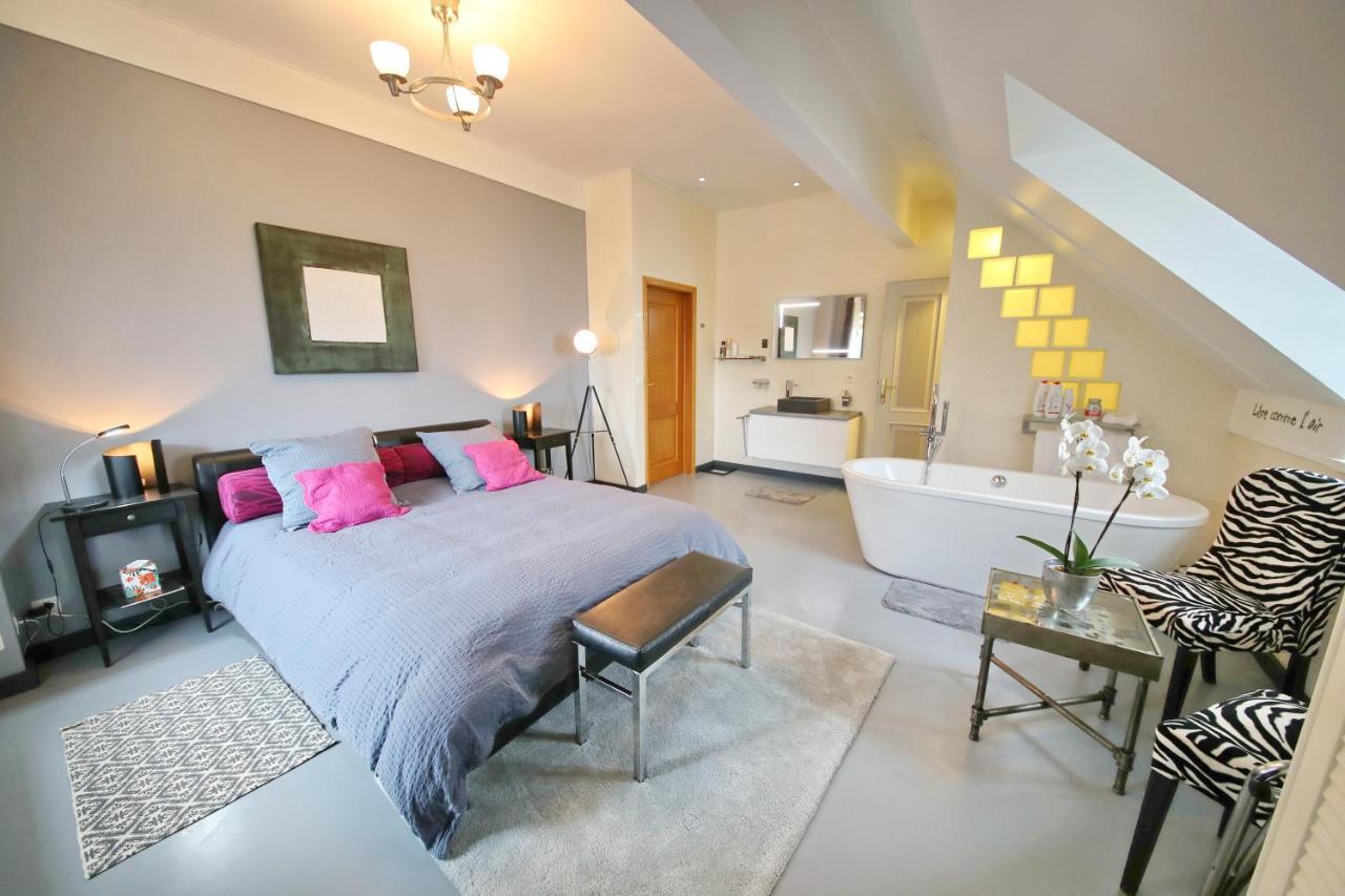 Corseaux Beach Rooms-Riviera Beach Apartments เวอเวย์ ภายนอก รูปภาพ