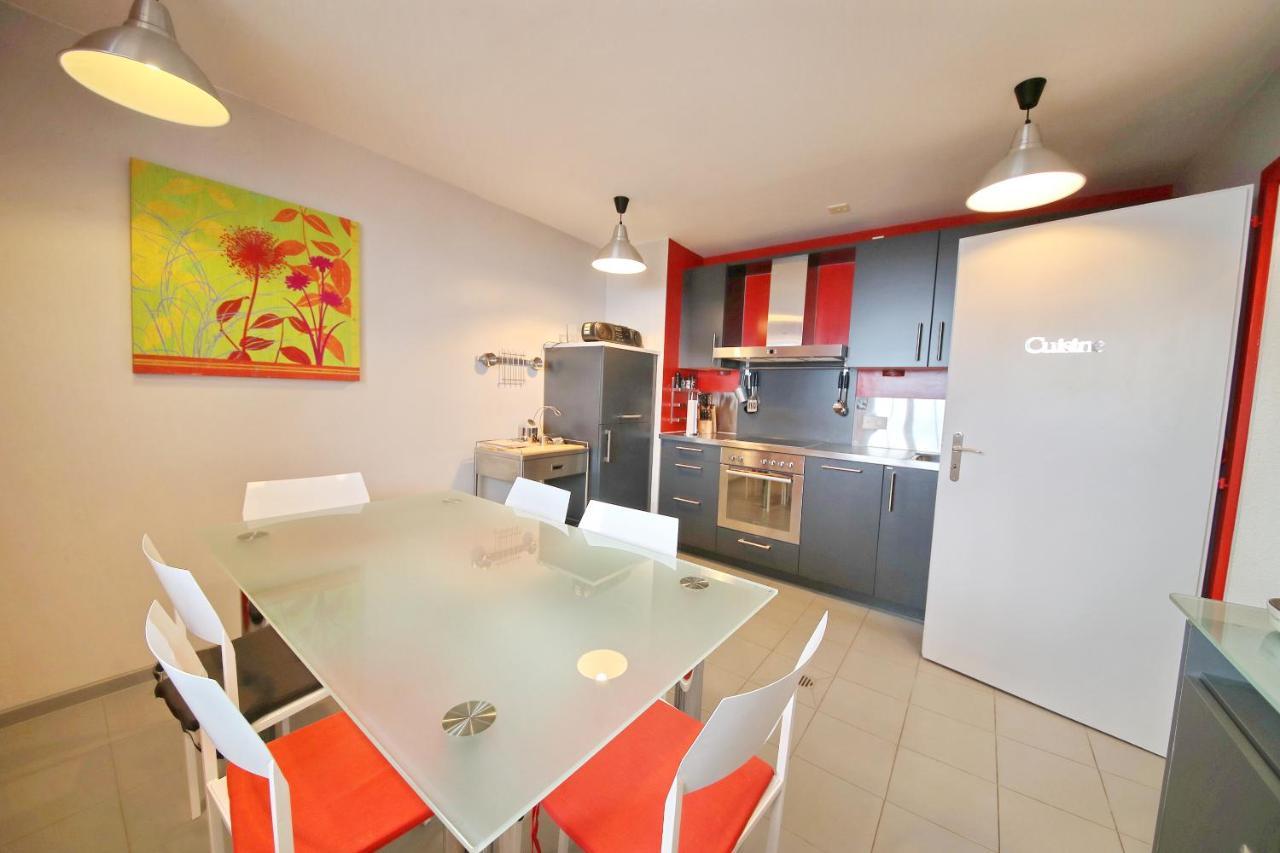 Corseaux Beach Rooms-Riviera Beach Apartments เวอเวย์ ภายนอก รูปภาพ
