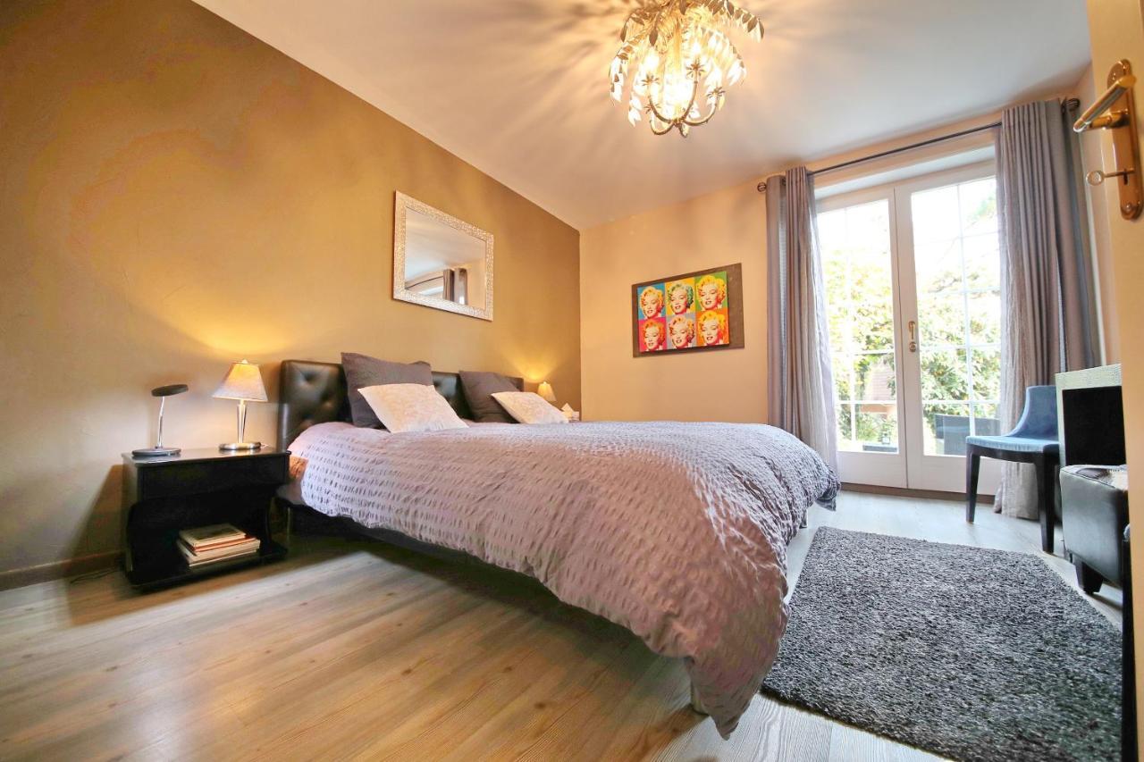 Corseaux Beach Rooms-Riviera Beach Apartments เวอเวย์ ภายนอก รูปภาพ
