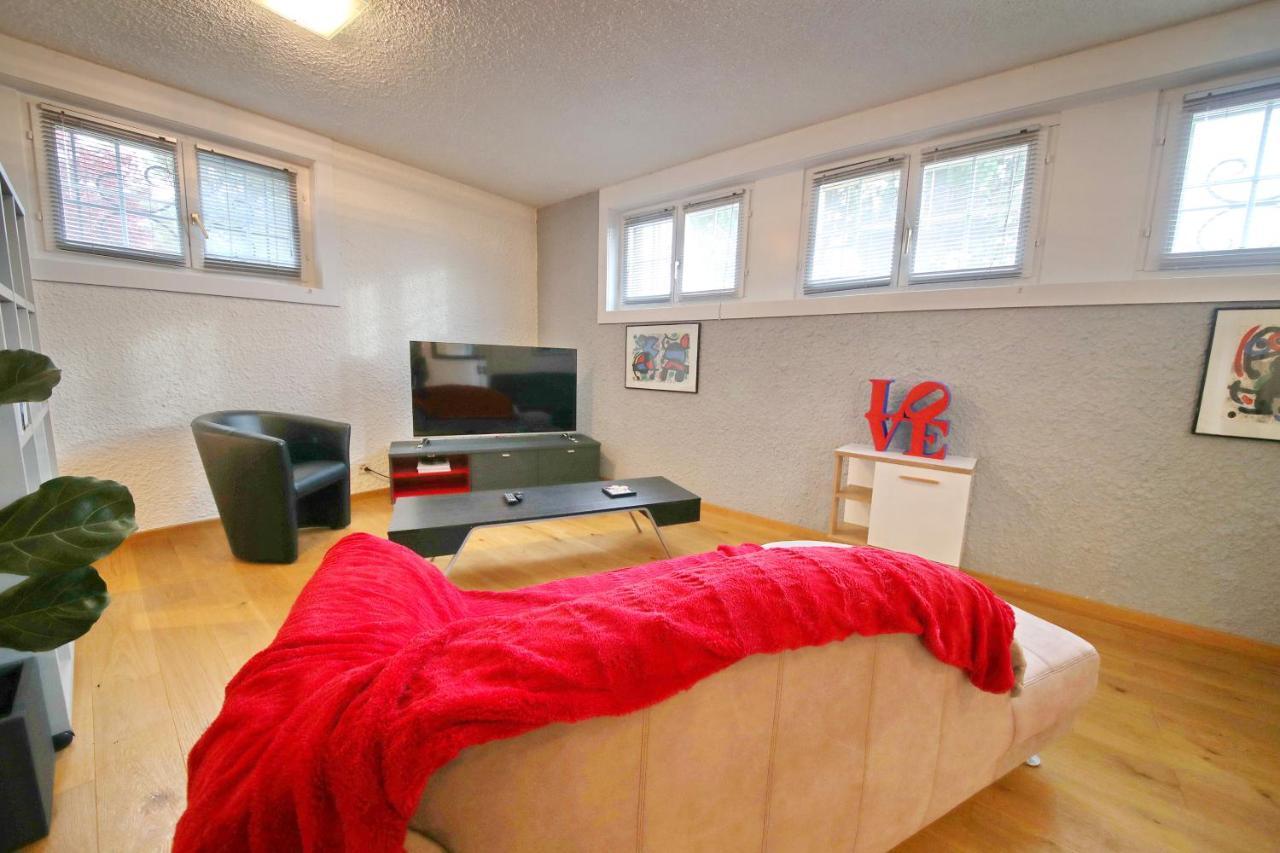 Corseaux Beach Rooms-Riviera Beach Apartments เวอเวย์ ภายนอก รูปภาพ