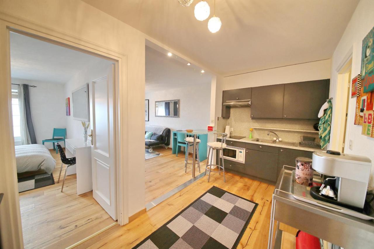 Corseaux Beach Rooms-Riviera Beach Apartments เวอเวย์ ภายนอก รูปภาพ