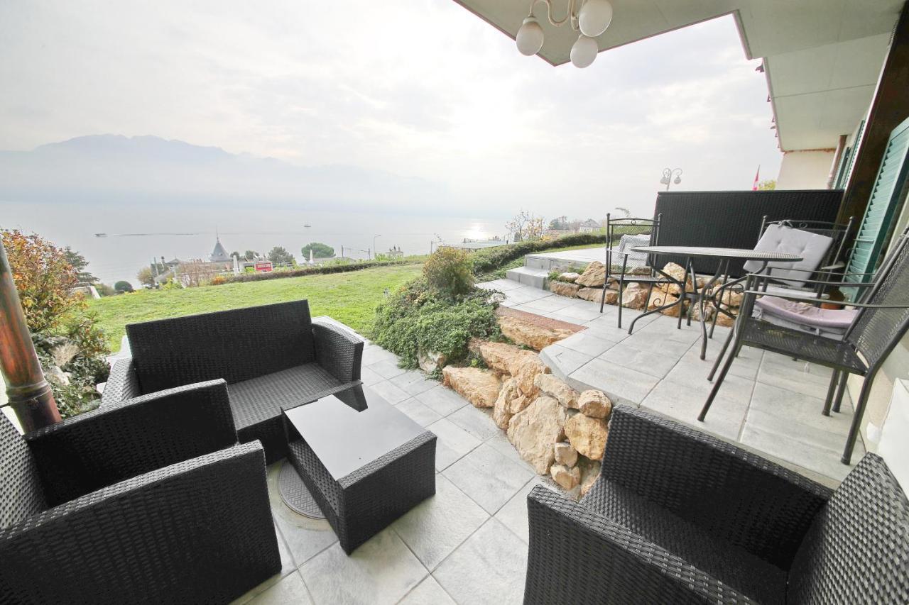 Corseaux Beach Rooms-Riviera Beach Apartments เวอเวย์ ภายนอก รูปภาพ