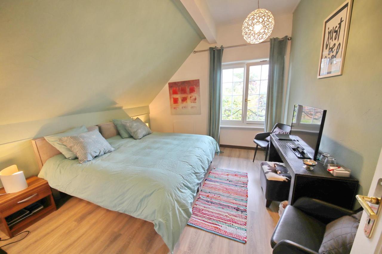 Corseaux Beach Rooms-Riviera Beach Apartments เวอเวย์ ภายนอก รูปภาพ