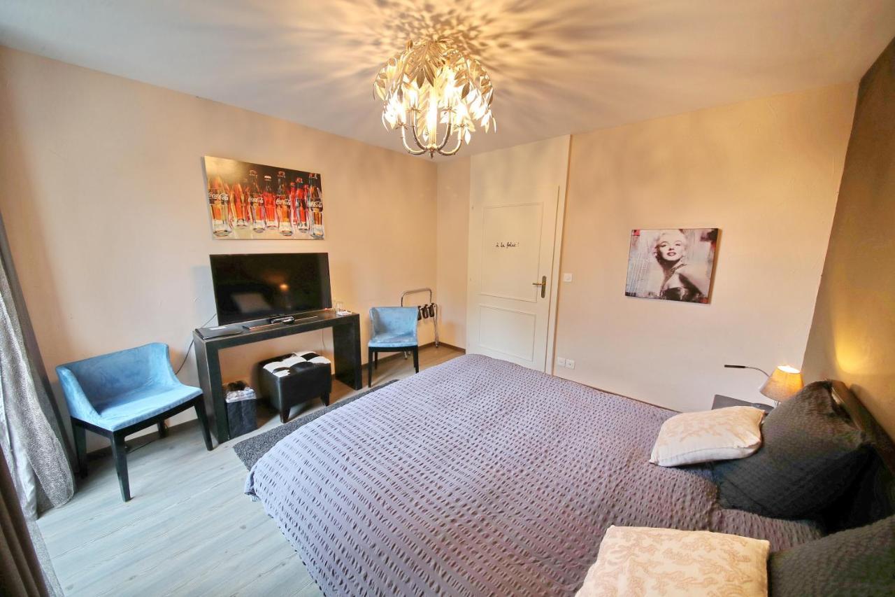 Corseaux Beach Rooms-Riviera Beach Apartments เวอเวย์ ภายนอก รูปภาพ
