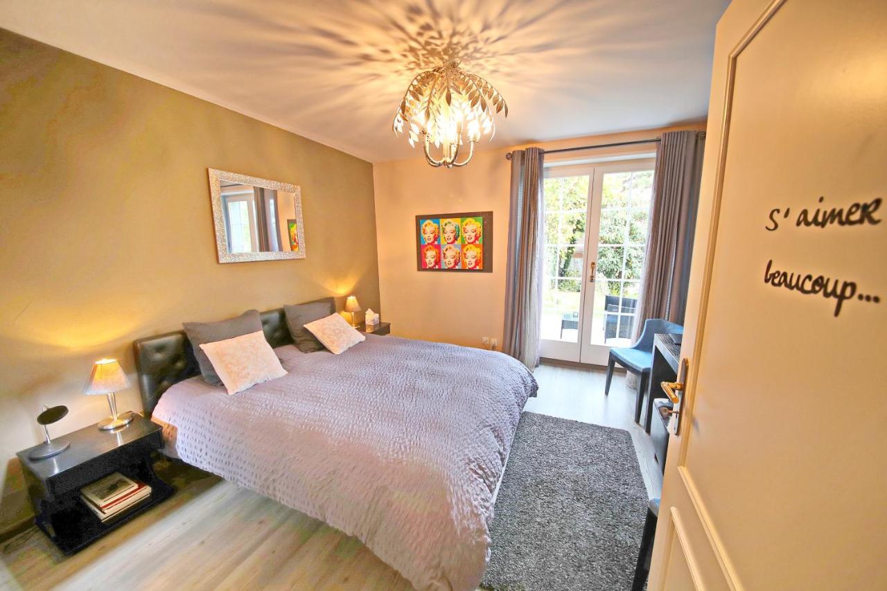 Corseaux Beach Rooms-Riviera Beach Apartments เวอเวย์ ภายนอก รูปภาพ