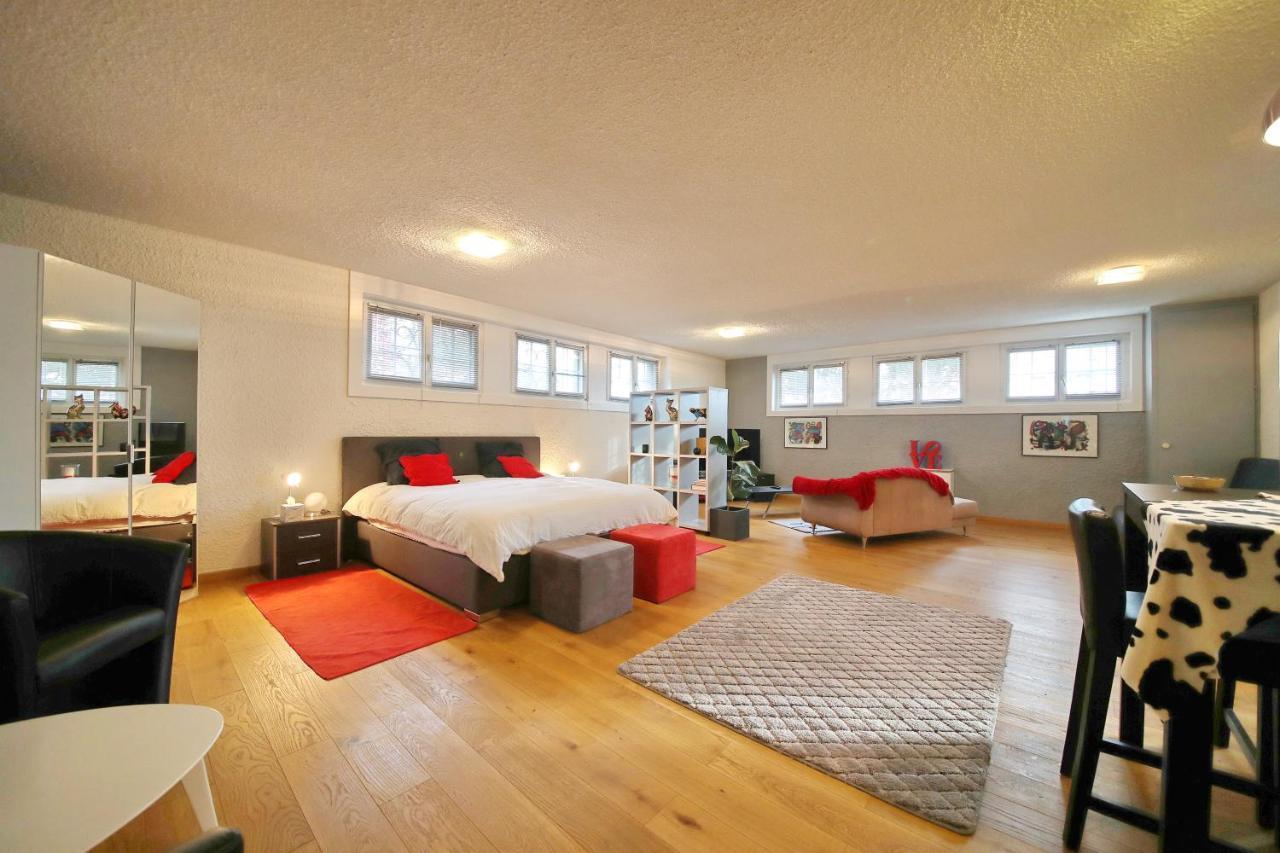 Corseaux Beach Rooms-Riviera Beach Apartments เวอเวย์ ภายนอก รูปภาพ