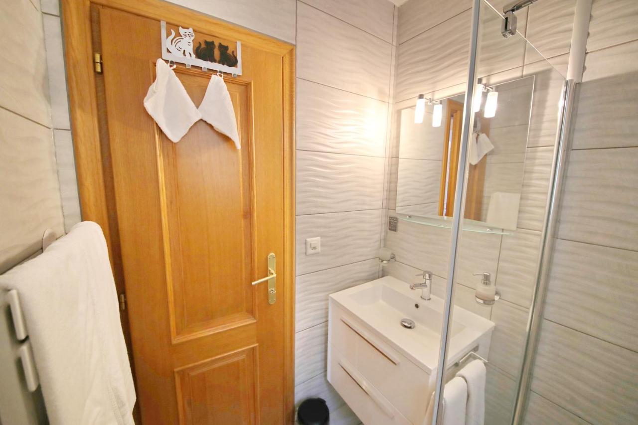 Corseaux Beach Rooms-Riviera Beach Apartments เวอเวย์ ภายนอก รูปภาพ